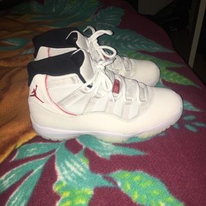 Jordan 11 Platinum Tint